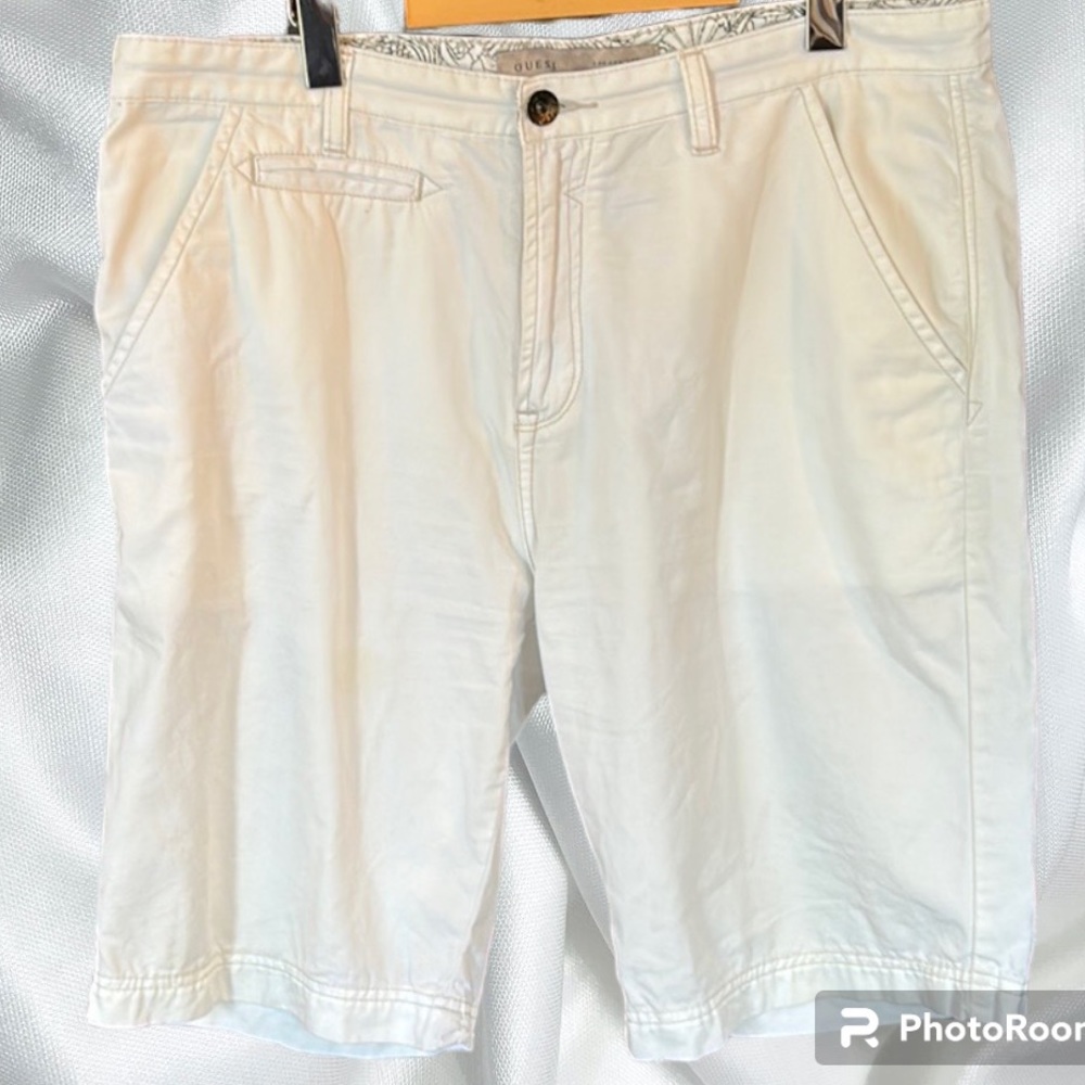 GUESS men’s white shorts size 36